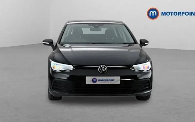 Second-hand VW Golf VIII Life 131 CP (96 kW) 2024 Hatchback