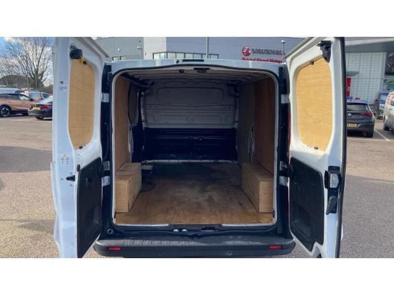 White Used 2022 Renault Trafic Business Van | £13,490 (Super price) - Image 1/4