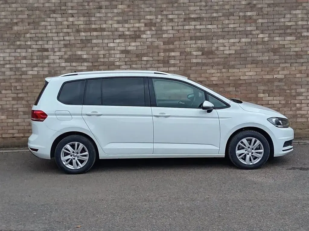 Used VW Touran SE 150 HP (110 kW) 2019 White MPV