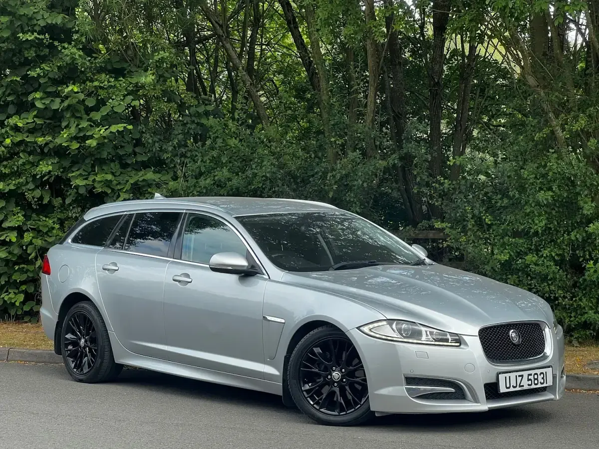 Used Jaguar XF 200 HP (147 kW) 2013 Silver Estate