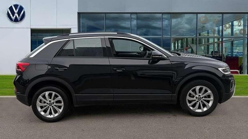 Used VW T-Roc Life 110 HP (80 kW) 2023 Black SUV