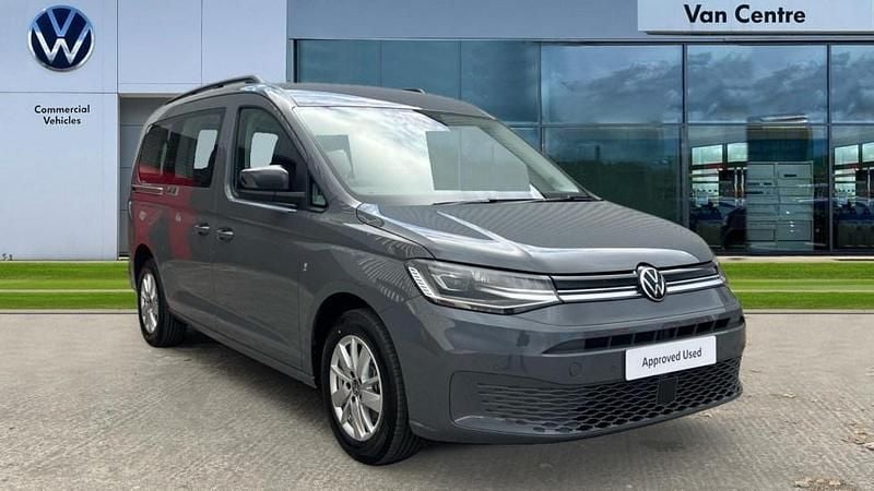 Used 2025 VW Caddy Maxi Life MPV | £29,990 (Good price) - Image 1/4
