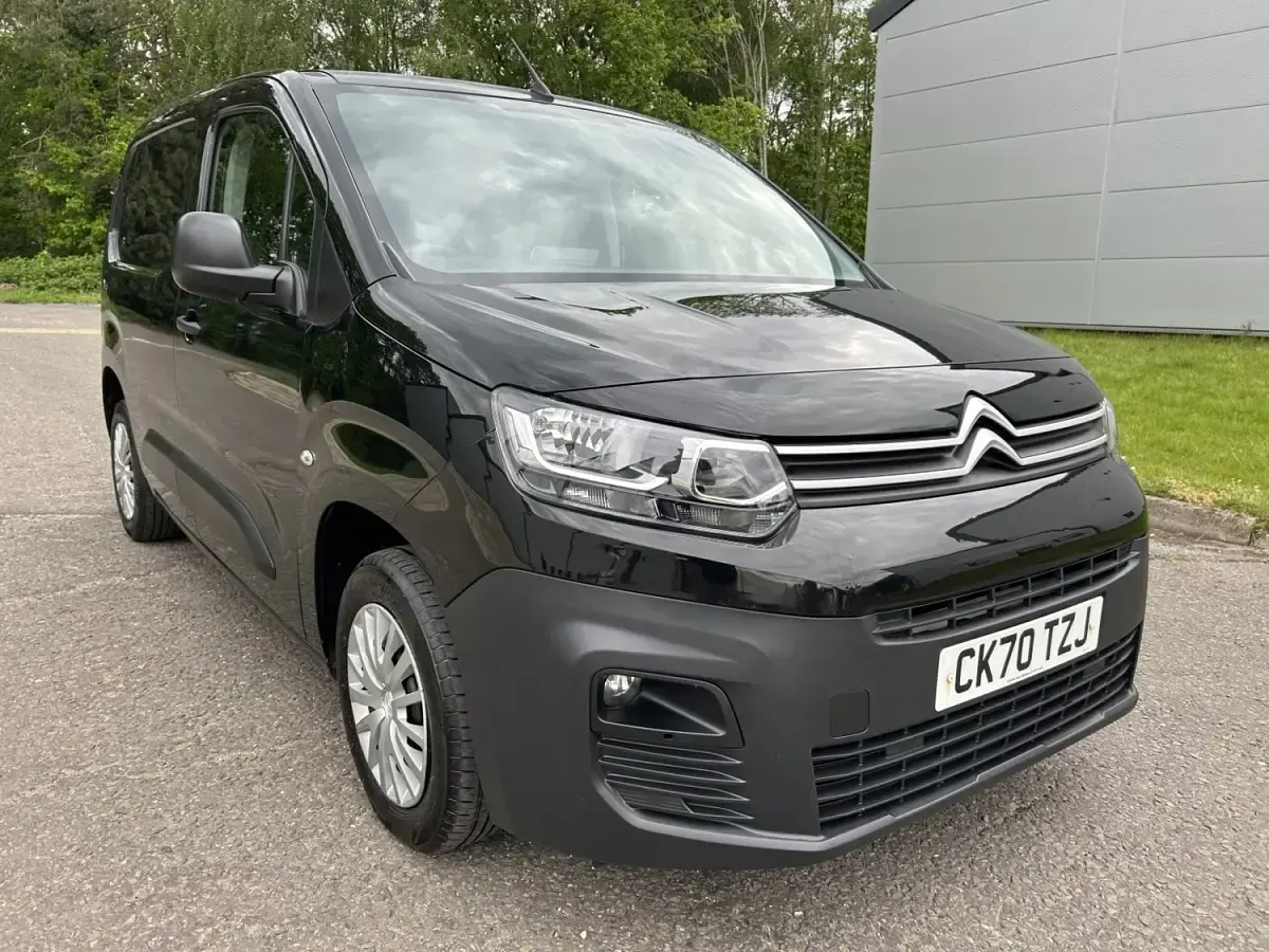 Usado Citroën Berlingo Start 75 HP (55 kW) 2020 Preto Monovolume