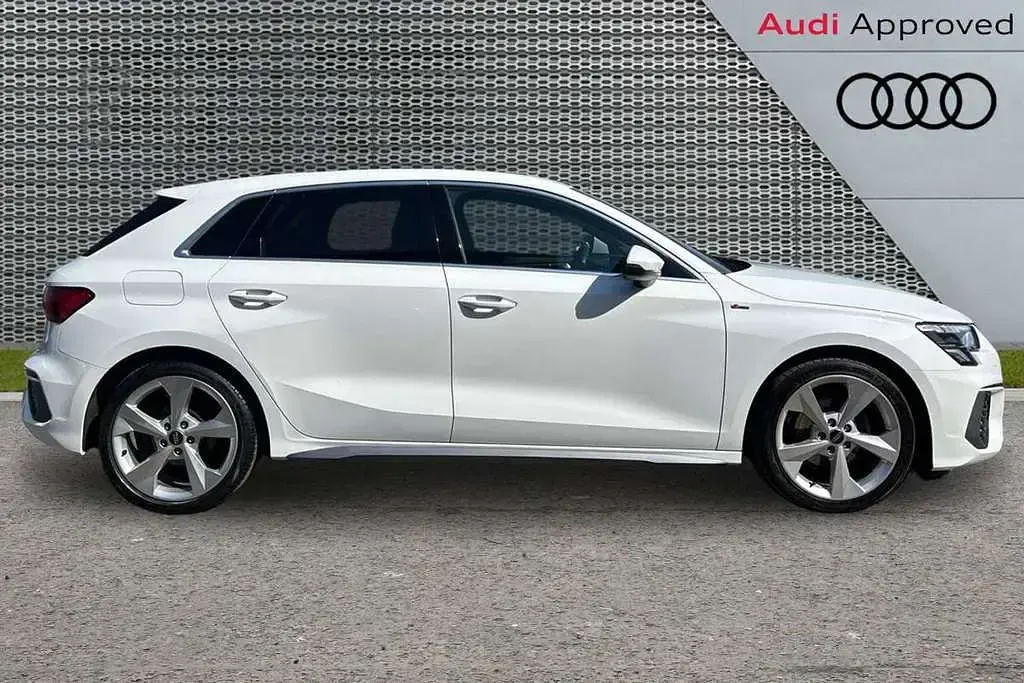 Used Audi A3 S-Line 108 HP (79 kW) 2023 White Sedan
