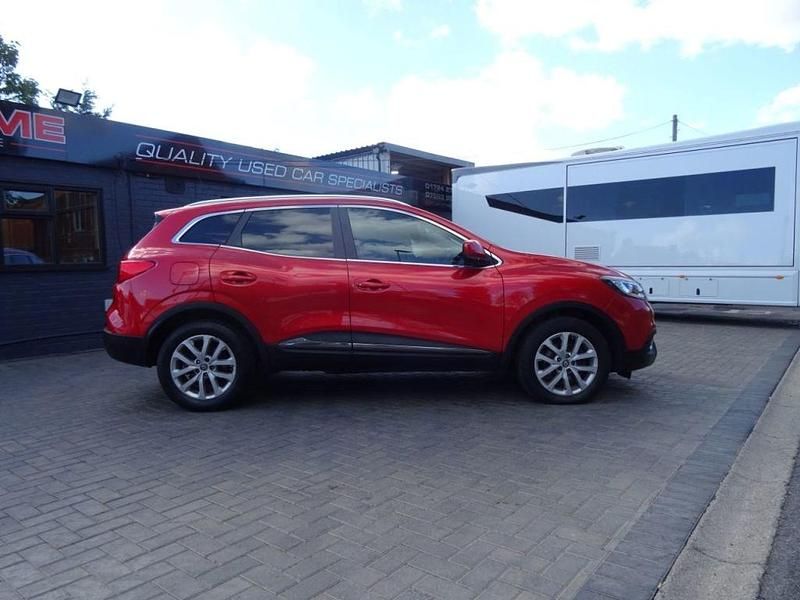 Usado Renault Kadjar Dynamique 110 HP (80 kW) 2016 Vermelho SUV