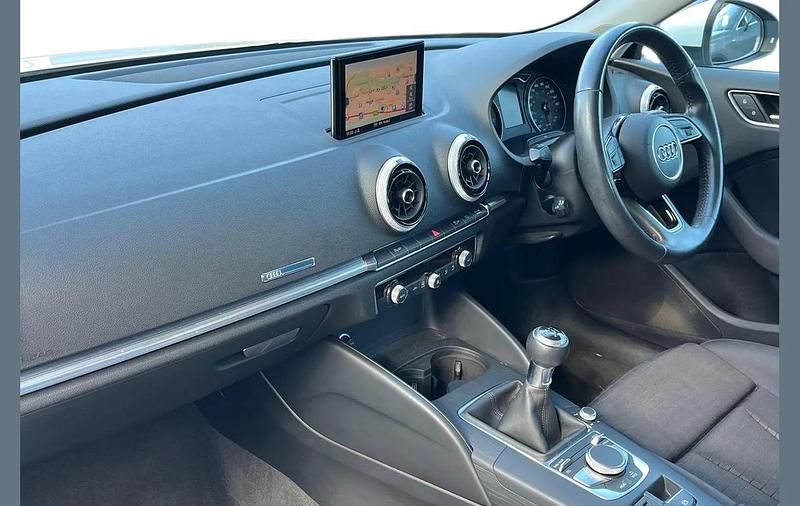 Used Audi A3 Sport 113 HP (83 kW) 2018 White Sedan