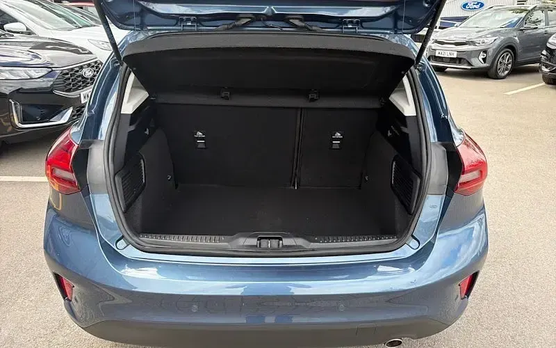 Used Ford Focus Titanium 125 HP (91 kW) 2023 Blue Hatchback