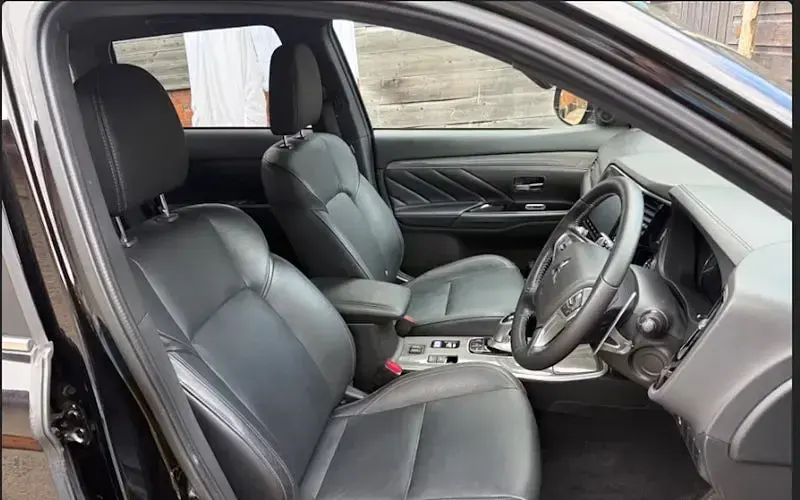 Used Mitsubishi Outlander P-HEV 224 HP (164 kW) 2020 Black Estate