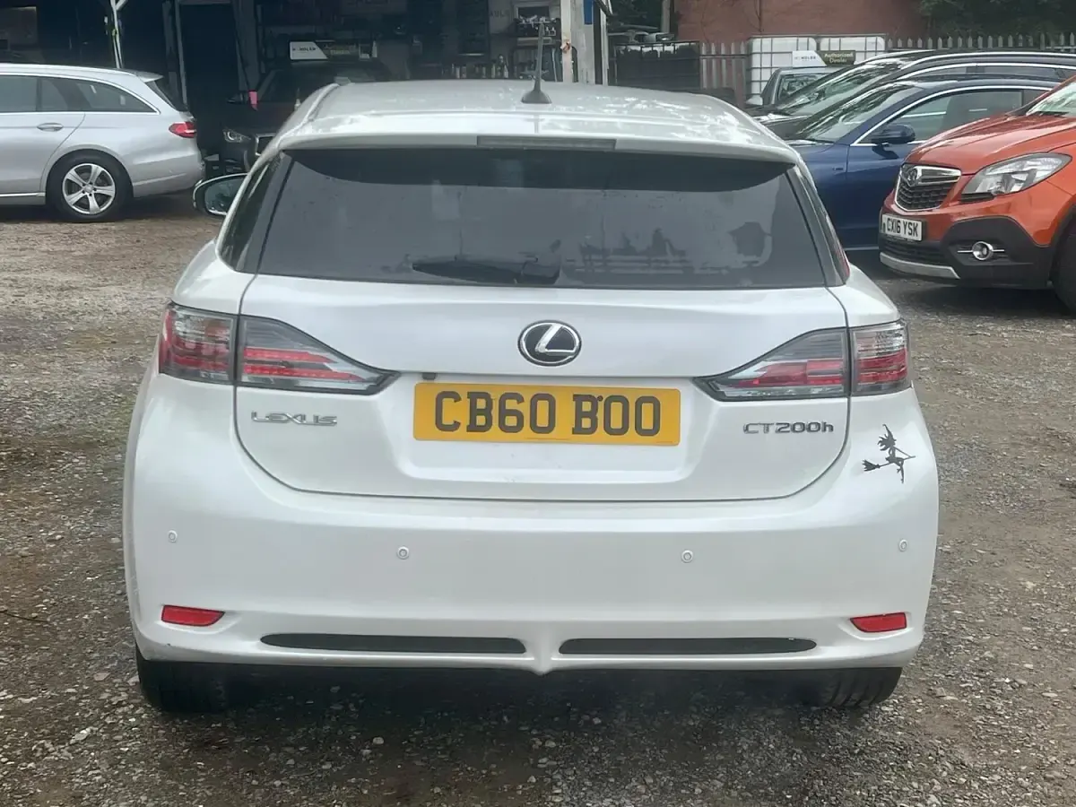 Used Lexus CT200h 2013 White Hatchback