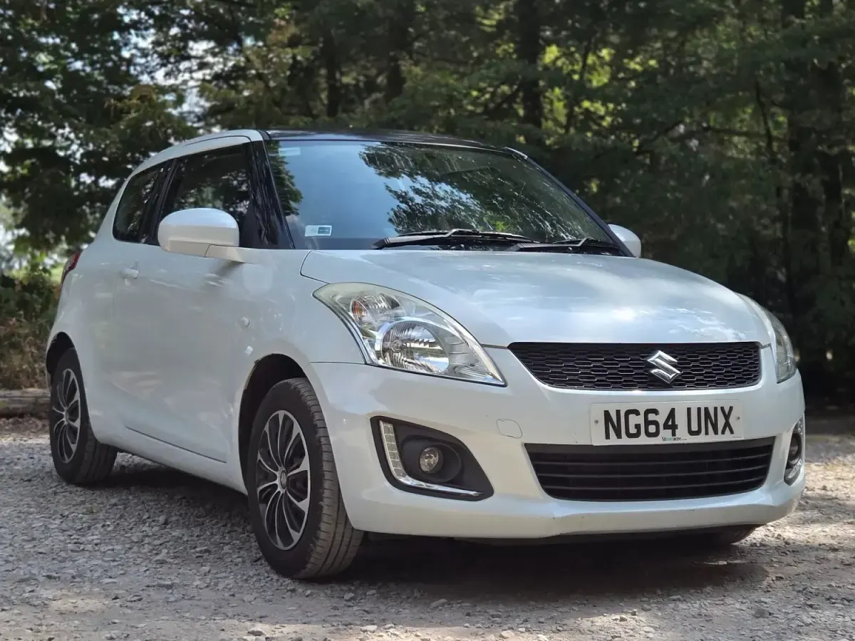 Used Suzuki Swift 94 HP (69 kW) 2015 White Hatchback