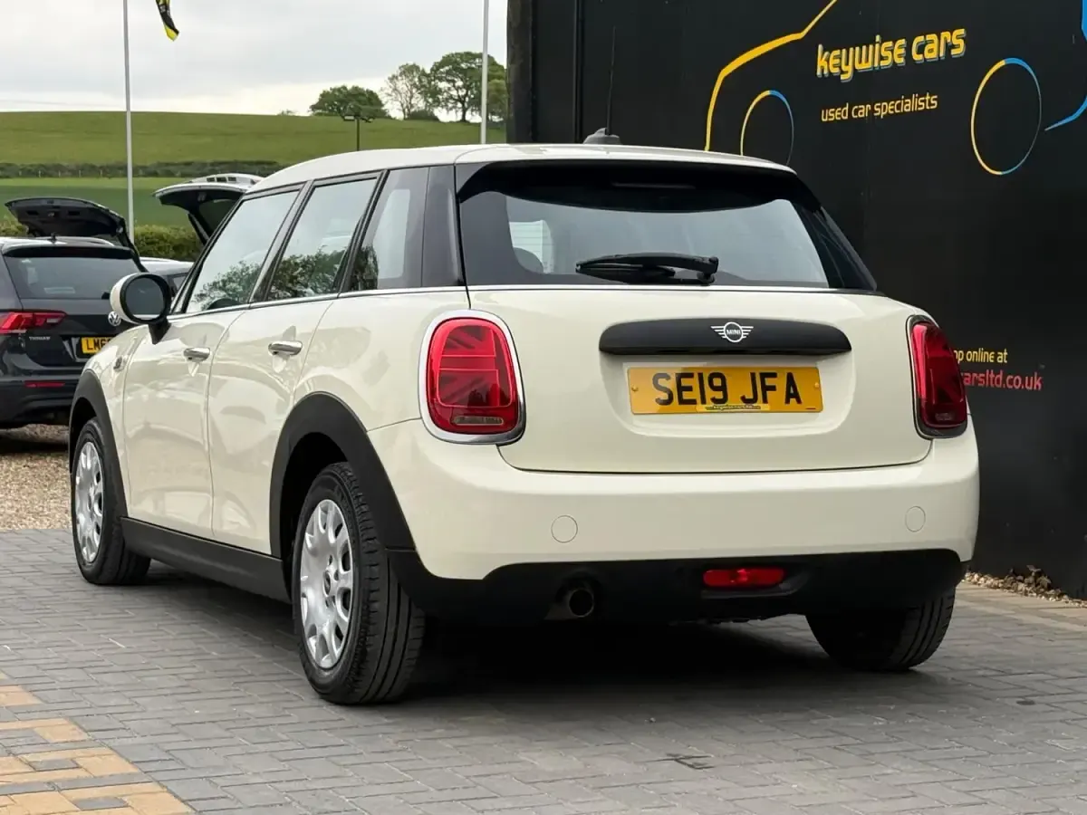 Used Mini ONE Classic 2019 White Hatchback