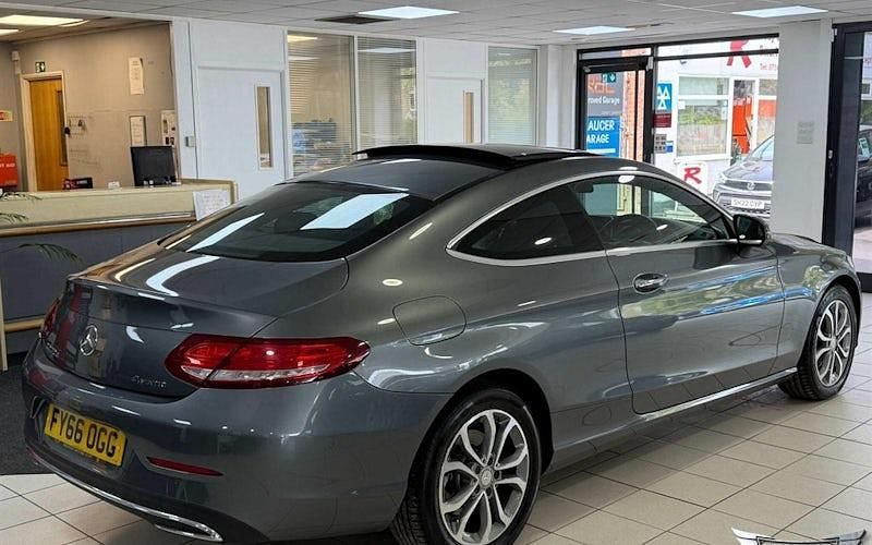 Usado Mercedes C220 Premium Plus 170 CV (125 kW) 2016 Gris Coupe