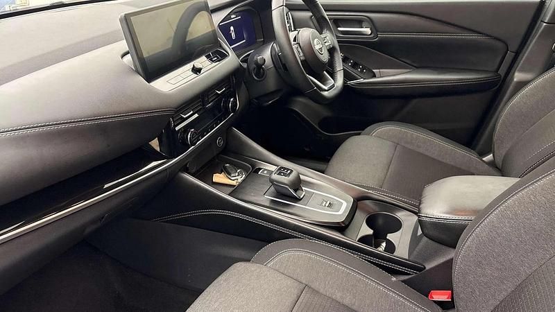 Used Nissan Qashqai N-Connecta 158 HP (116 kW) 2022 Silver SUV