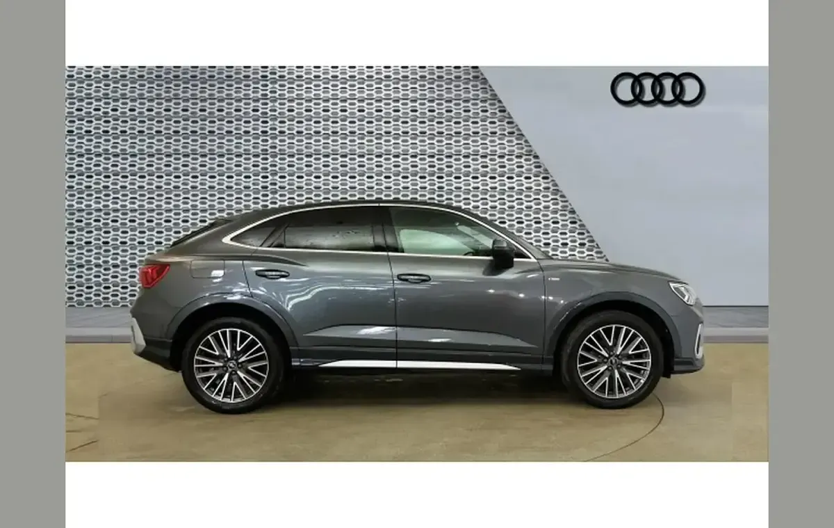 Begagnad Audi Q3 S-Line 150 HK (110 kW) 2023 Grå SUV