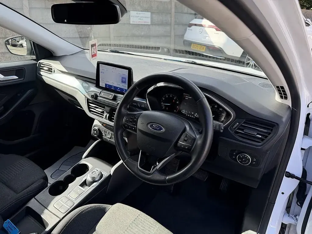 Used Ford Focus Active 125 HP (91 kW) 2022 White Hatchback