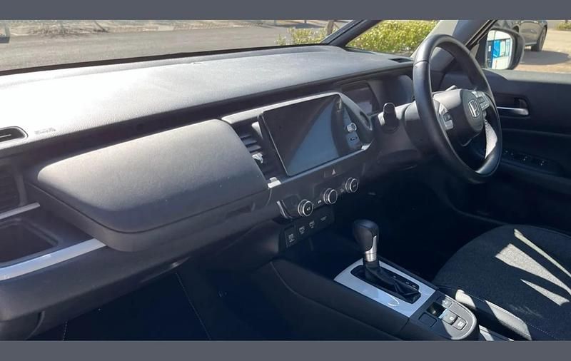 Used Honda Jazz Hybrid 107 HP (78 kW) 2022 White Hatchback