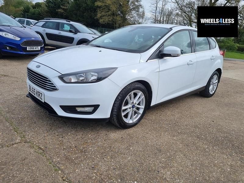 Usado Ford Focus Zetec 100 HP (73 kW) 2016 Branco Citadino