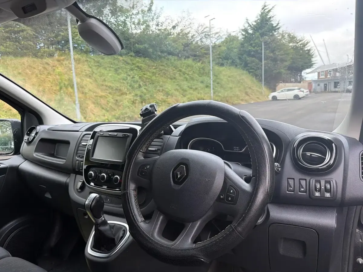 Used Renault Trafic 143 HP (105 kW) 2019 Black MPV