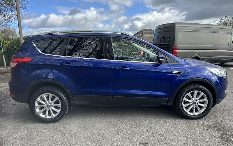 Usado Ford Kuga Titanium 150 CV (110 kW) 2016 Azul SUV