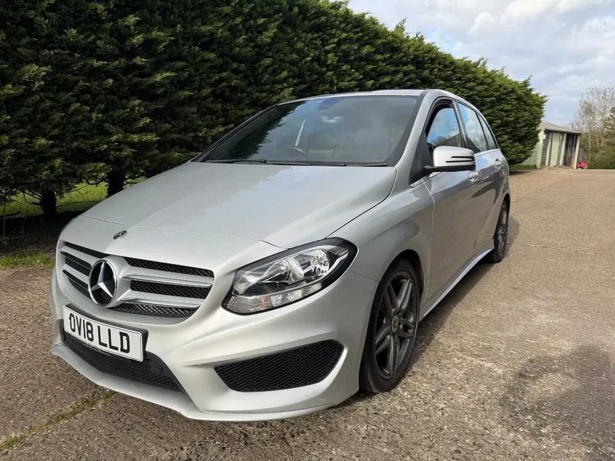 Used Mercedes B180 AMG line 109 HP (80 kW) 2018 Silver Hatchback