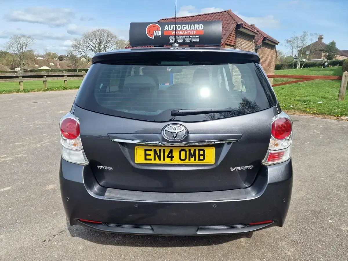 Used Toyota Verso 132 HP (97 kW) 2014 Grey MPV