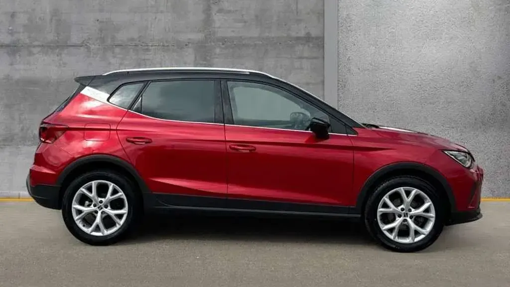 Used Seat Arona FR 110 HP (80 kW) 2023 Red SUV