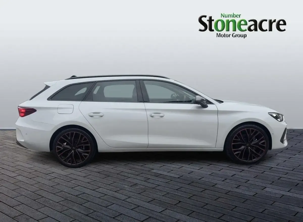 Nuevo Cupra Leon 150 CV (110 kW) 2025 Blanco Familiar