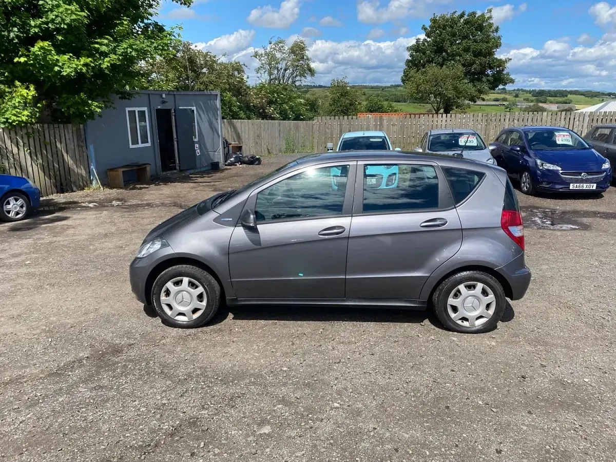 Used Mercedes A160 Classic 95 HP (69 kW) 2012 Grey Hatchback
