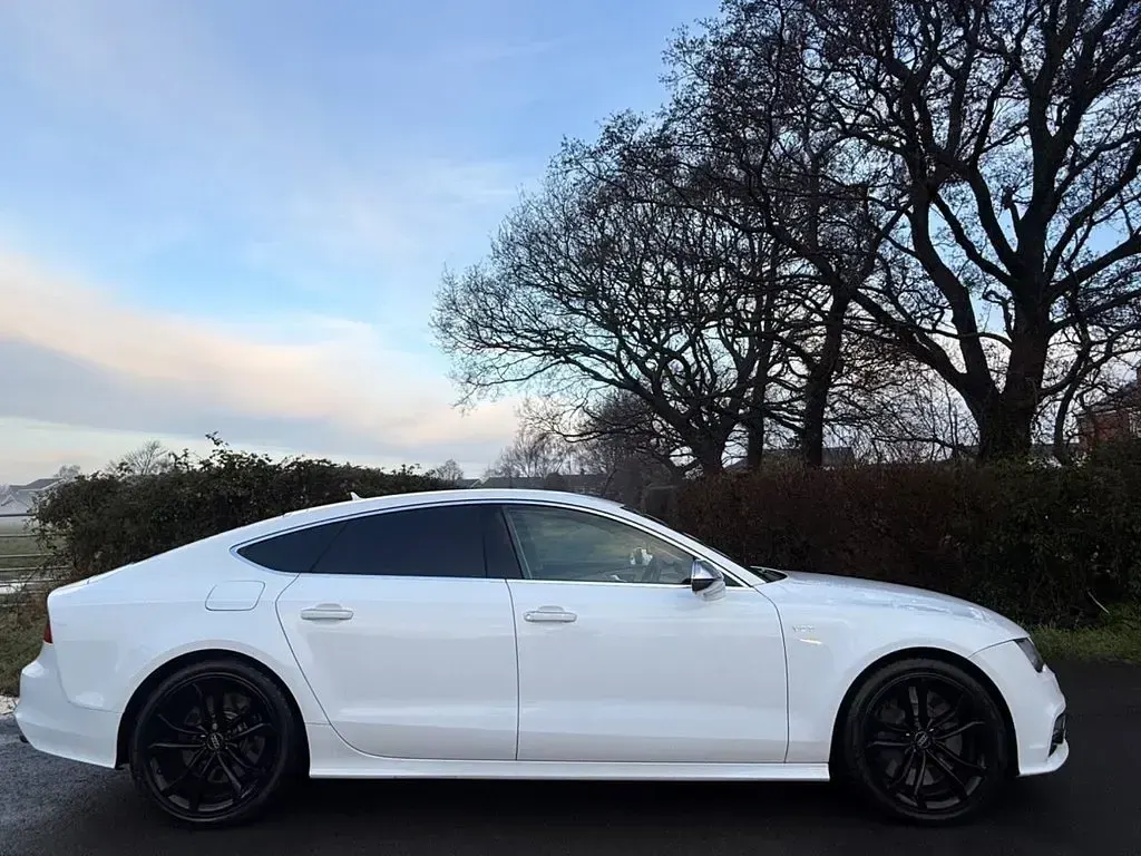 Used Audi A7 Advanced 2014 White Hatchback