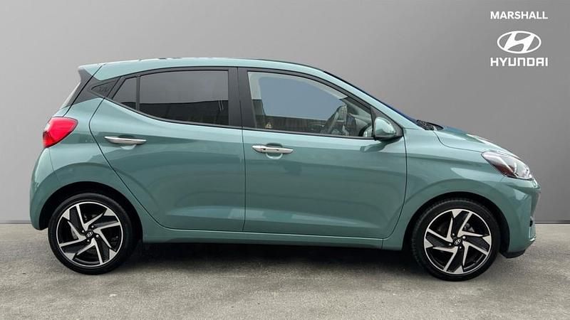 Used Hyundai i10 Premium 79 HP (58 kW) 2025 Green Hatchback