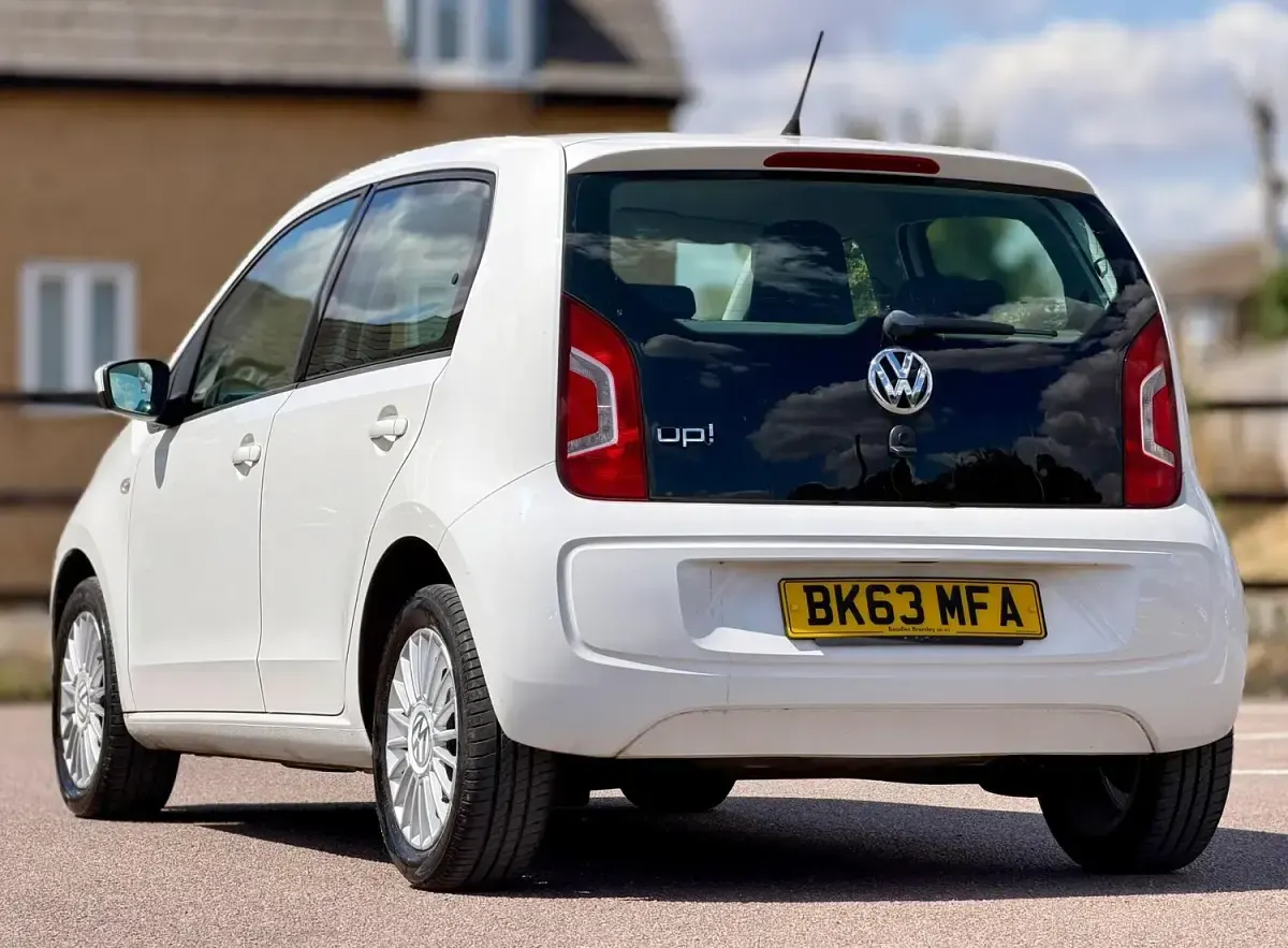 Used VW up! high up! 75 HP (55 kW) 2013 White Hatchback