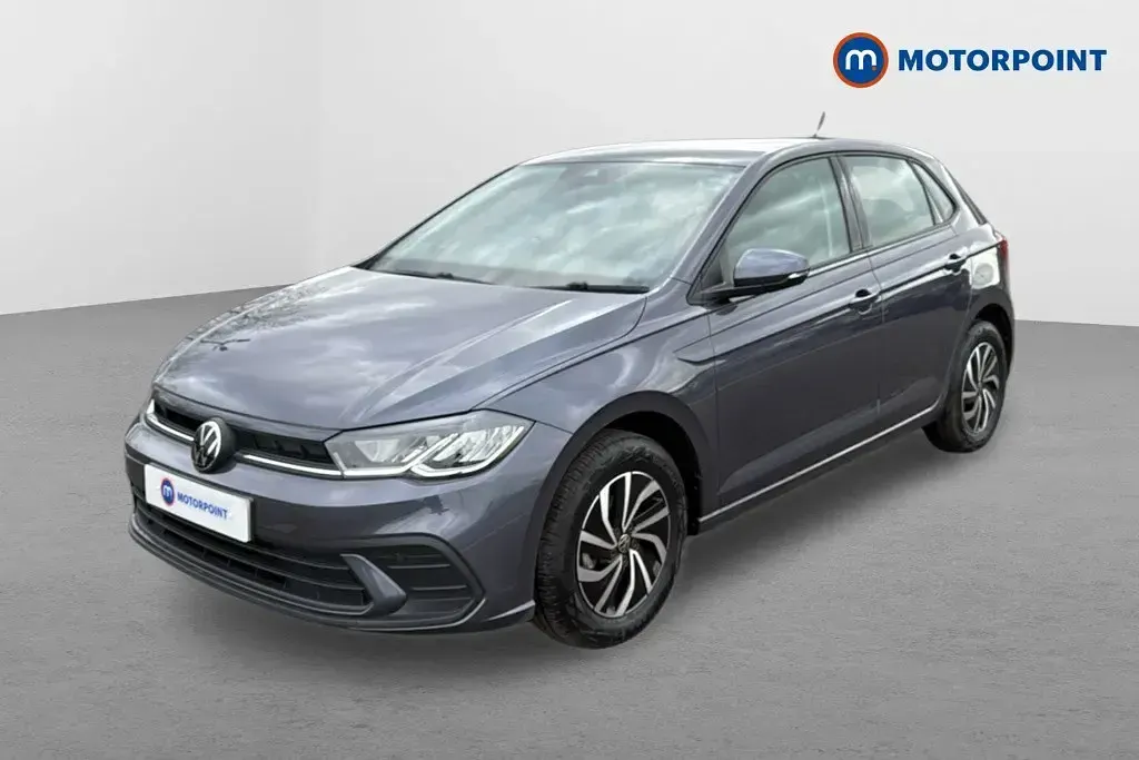 Begagnad VW Polo Life 2024 Grå Halvkombi