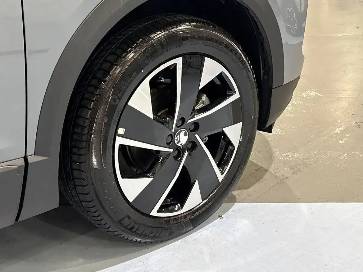 New Vauxhall Grandland X Ultimate 143 HP (105 kW) 2025 Grey SUV