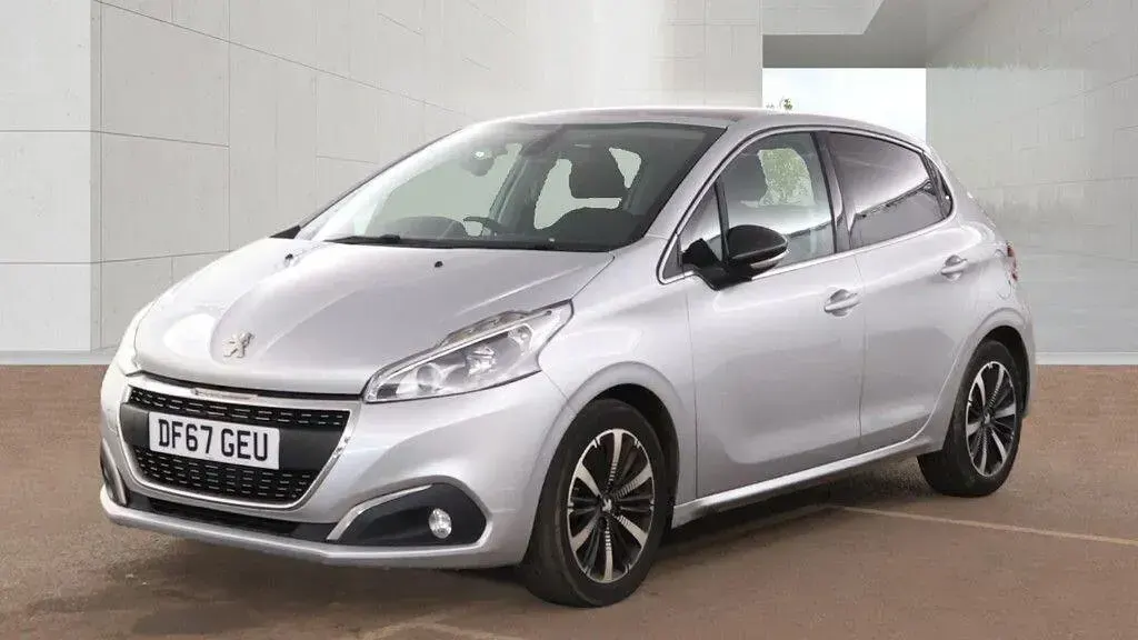 Used Peugeot 208 Allure Premium 2018 Silver Hatchback