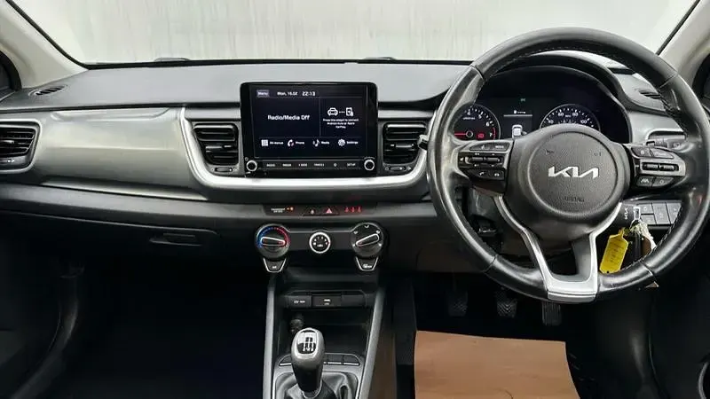 Used Kia Stonic 99 HP (72 kW) 2022 Grey SUV