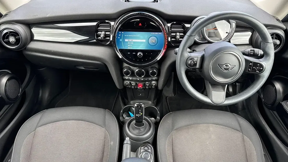 Used Mini Cooper Classic 134 HP (98 kW) 2022 Grey Hatchback