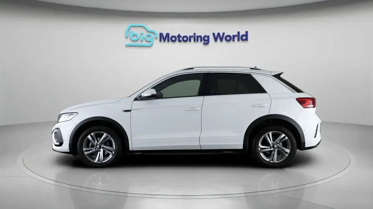 Used VW T-Roc R-line 150 HP (110 kW) 2024 White SUV