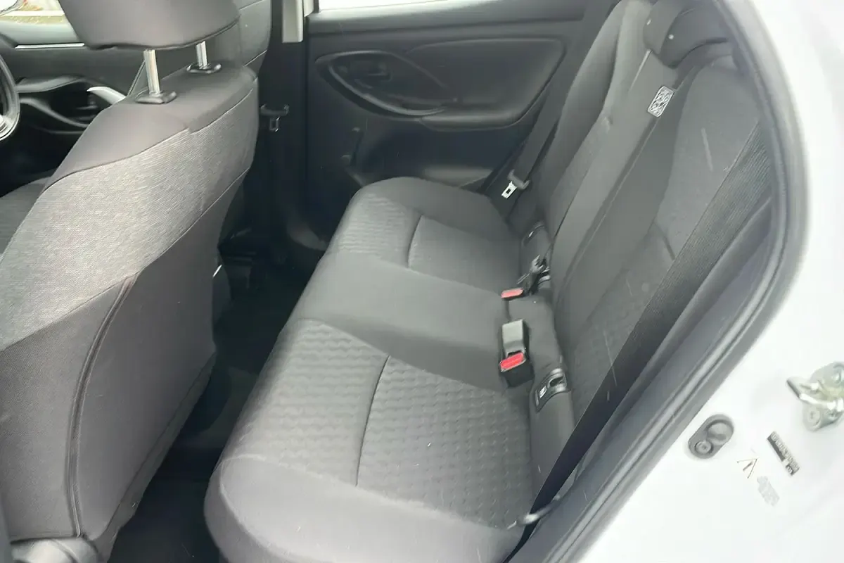 Begagnad Toyota Yaris 116 HK (85 kW) 2022 Vit Halvkombi