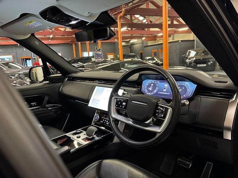 Used Land Rover Range Rover HSE 350 HP (257 kW) 2022 Santorini black SUV