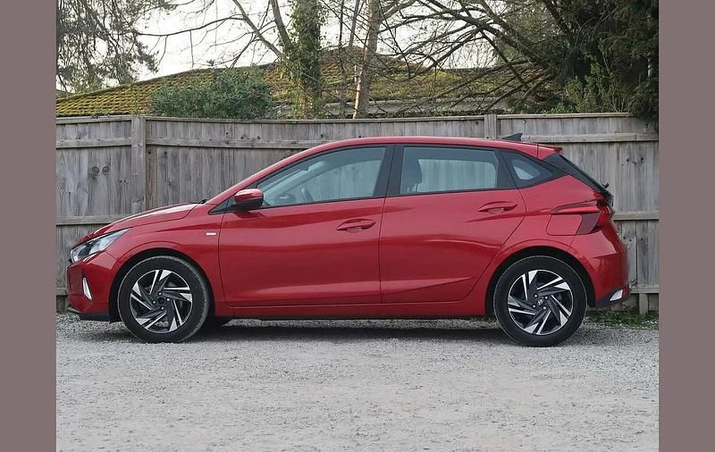 Used Hyundai i20 SE 99 HP (72 kW) 2023 Red Hatchback