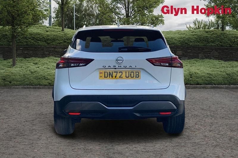 Used Nissan Qashqai N-Connecta 2022 White SUV