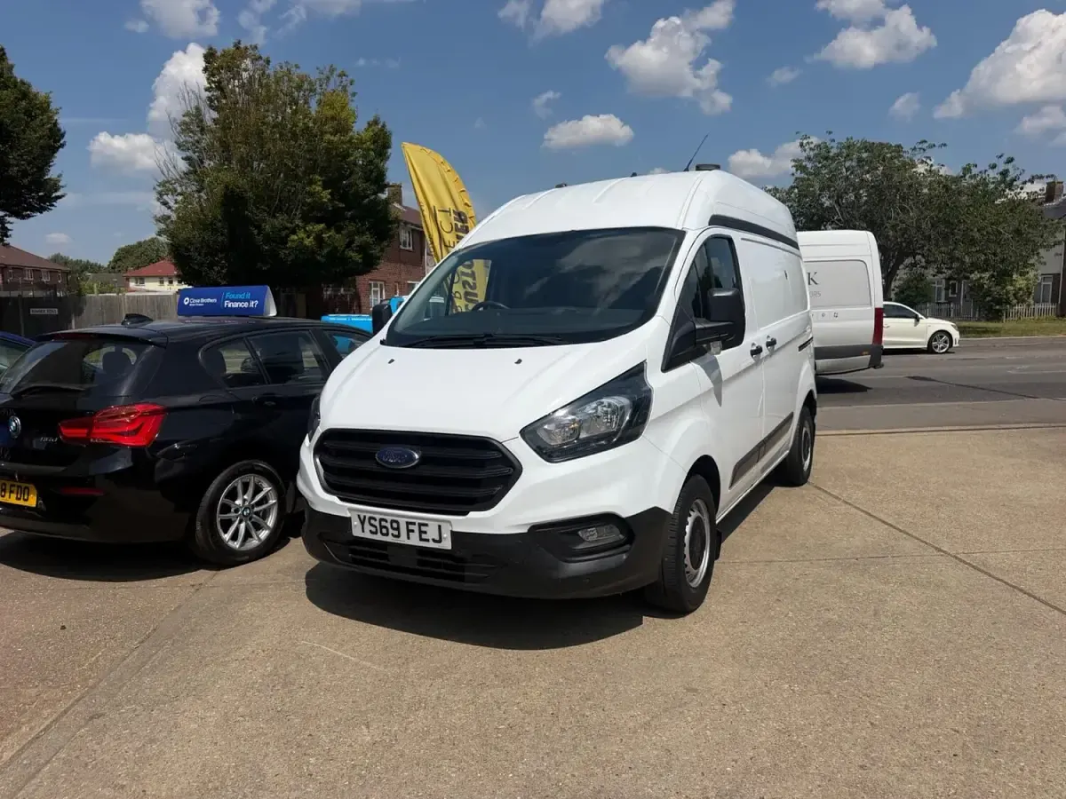 Used Ford Transit Custom 105 HP (77 kW) 2020 White Van
