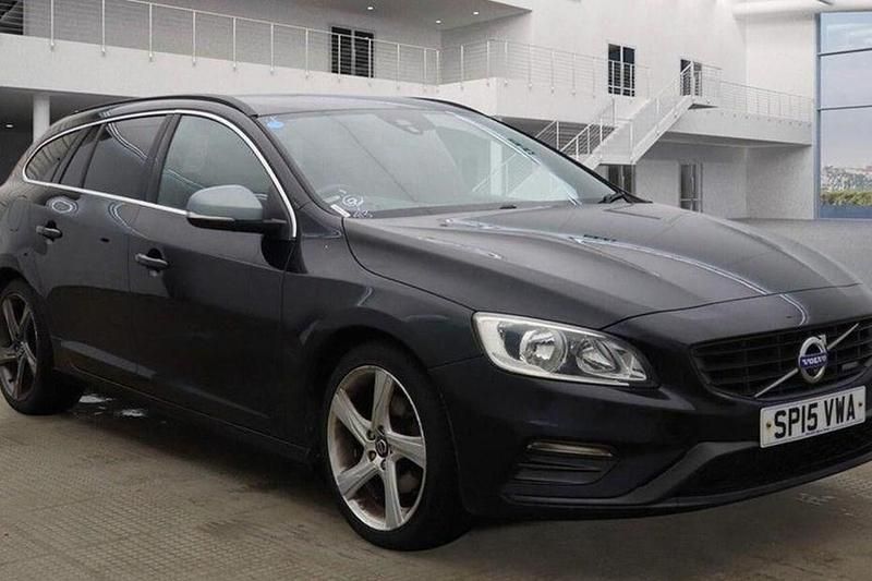 Used Volvo V60 R-Design 136 HP (100 kW) 2015 Black Estate