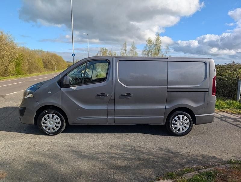 Second-hand Vauxhall Vivaro 120 CP (88 kW) 2017 Gri