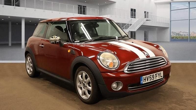 Used Mini ONE Hatch 95 HP (69 kW) 2009 Red Hatchback