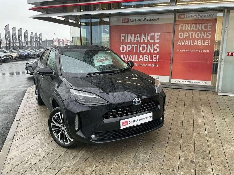 Black Used 2023 Toyota Yaris Hybrid SUV | £22,999 (Fair price) - Image 1/4