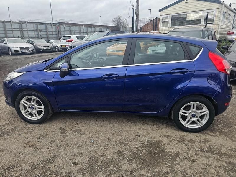 Used Ford Fiesta Zetec 2013 Blue Hatchback