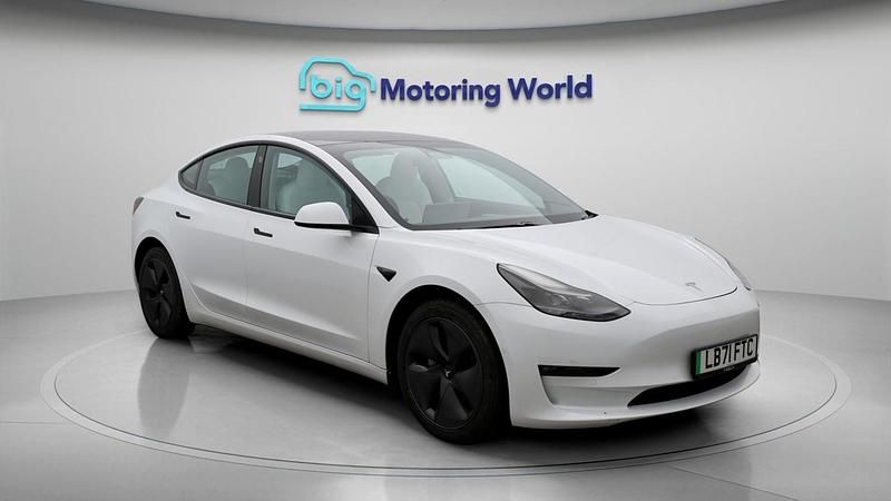 White Used 2021 Tesla Model 3 Long Range AWD Sedan | £21,200 (Fair price) - Image 1/4