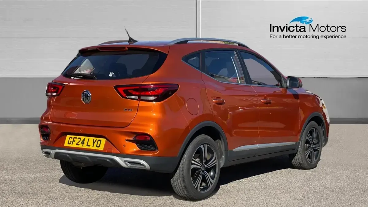 Usado MG ZS Excite 111 HP (81 kW) 2024 Laranja SUV