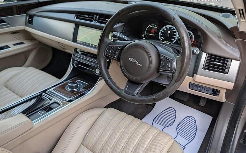 Used Jaguar XF Portfolio 179 HP (131 kW) 2020 Sedan